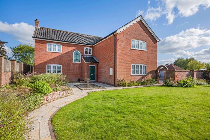 4 Bedroom Detached House For Sale In Station Road, Reepham, Norwich, NR10