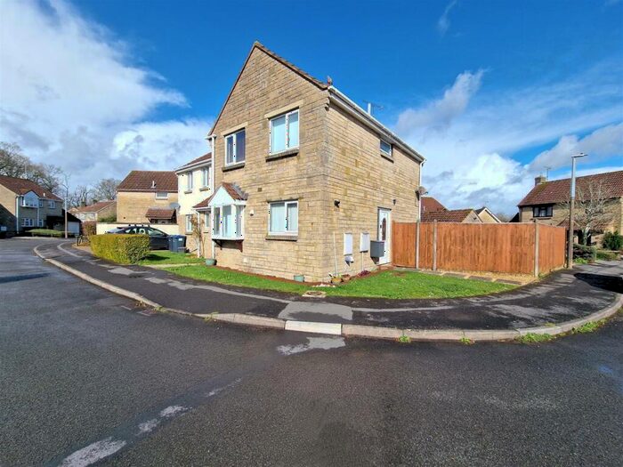 3 Bedroom Semi-Detached House For Sale In Awdry Close, Chippenham, SN14