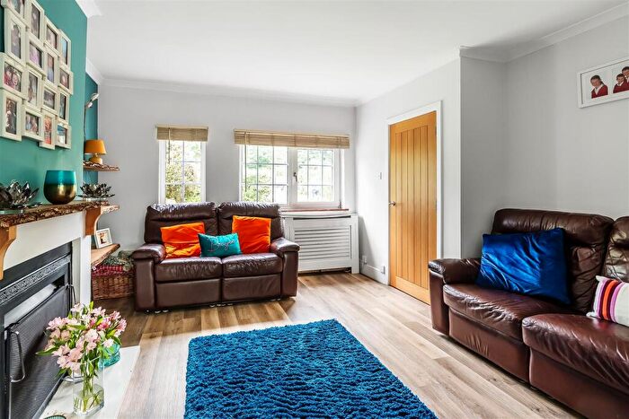 3 Bedroom End Of Terrace House For Sale In Eastbourne Road, South Godstone, RH9