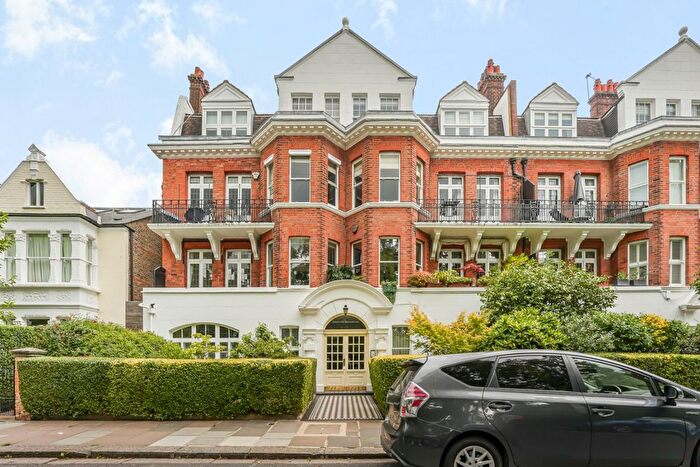 3 Bedroom Flat To Rent In Bishops Mansions, Stevenage Road, SW6