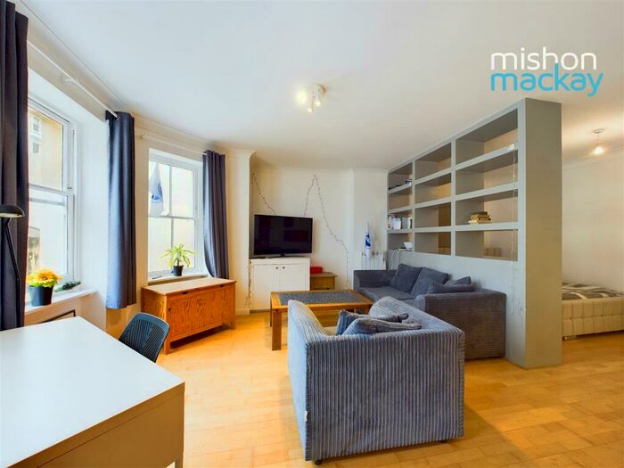Studio To Rent In St Aubyns, Hove, BN3
