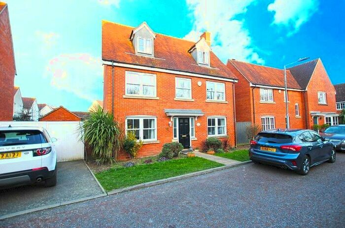 4 Bedroom Detached House To Rent In Albemarle Link, Springfield, Chelmsford, CM1