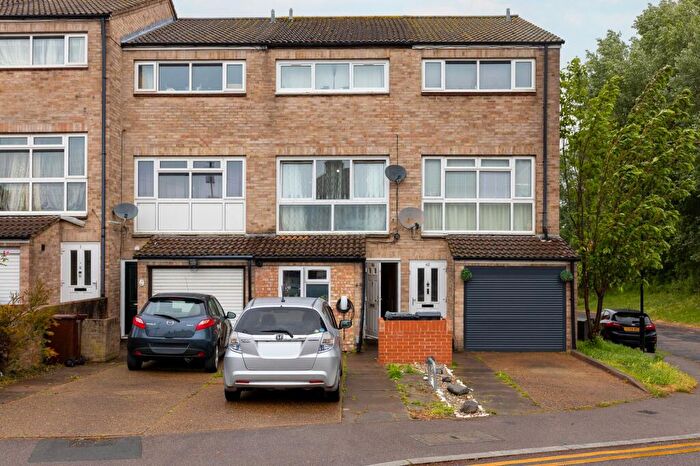 4 Bedroom Terraced House For Sale In Durban Road, London, E17
