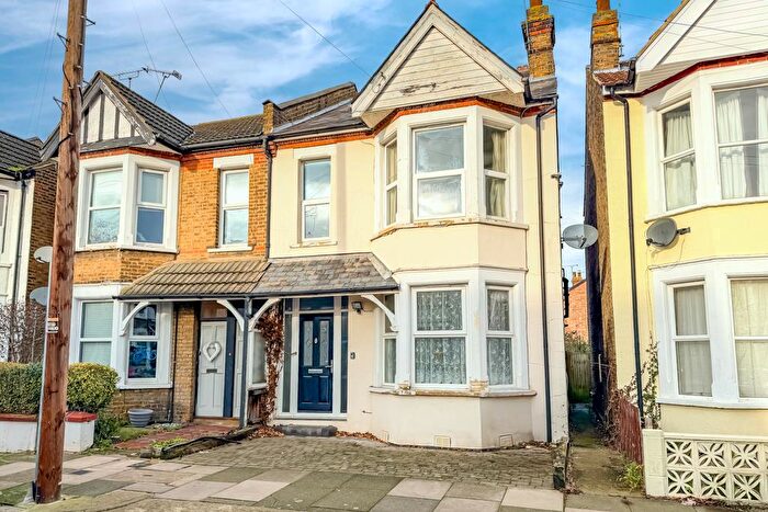3 Bedroom Semi Detached House For Sale In St. Marys Road, Southend-on-Sea, SS2