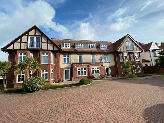 2 Bedroom Apartment To Rent In Burlington Court, Clifton Drive North, Lytham St. Annes, FY8