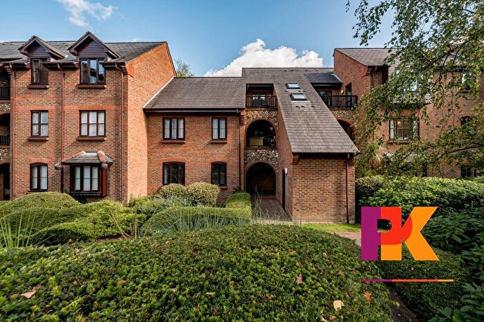 1 Bedroom Flat To Rent In Dolphin Court, High Wycombe, HP11