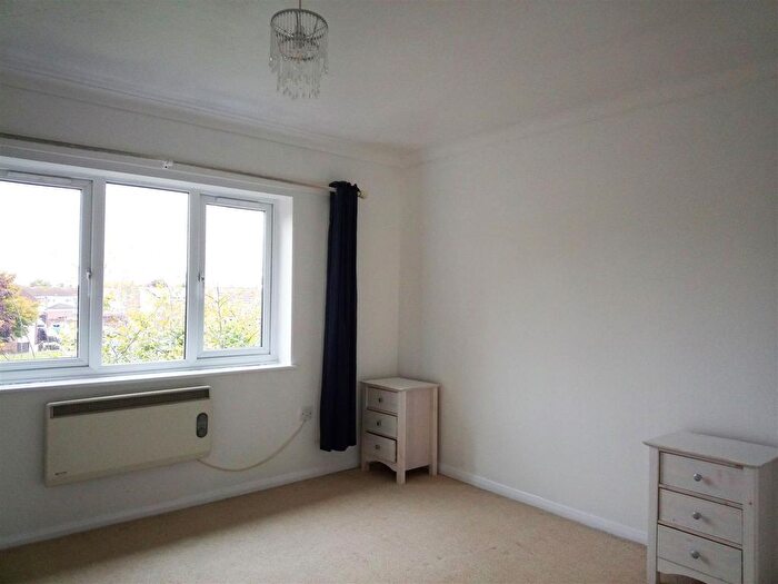 1 Bedroom Flat To Rent In Common Road, Langley, Slough, SL3