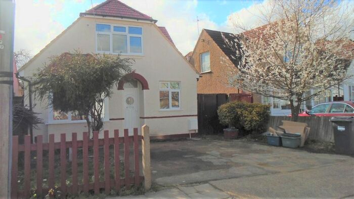 3 Bedroom Detached House To Rent In Hamilton Crescent, Hounslow, TW3