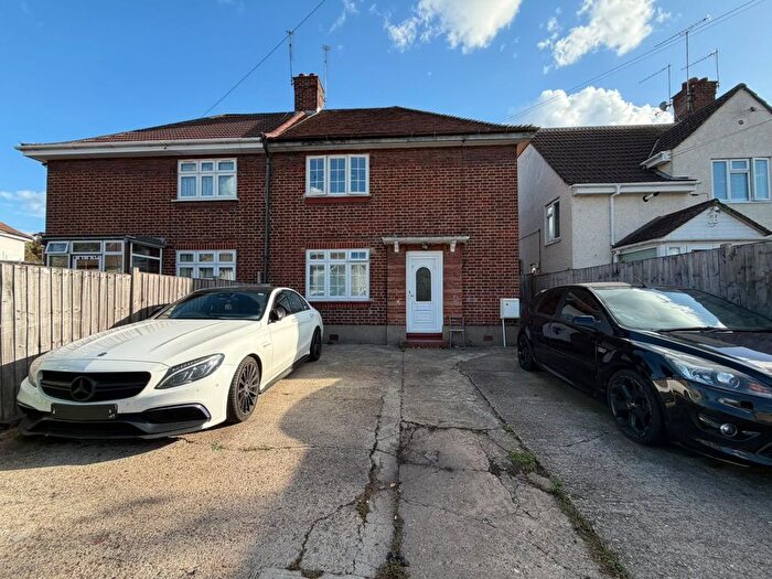 2 Bedroom Maisonette To Rent In Bransgrove Road, Edgware, HA8