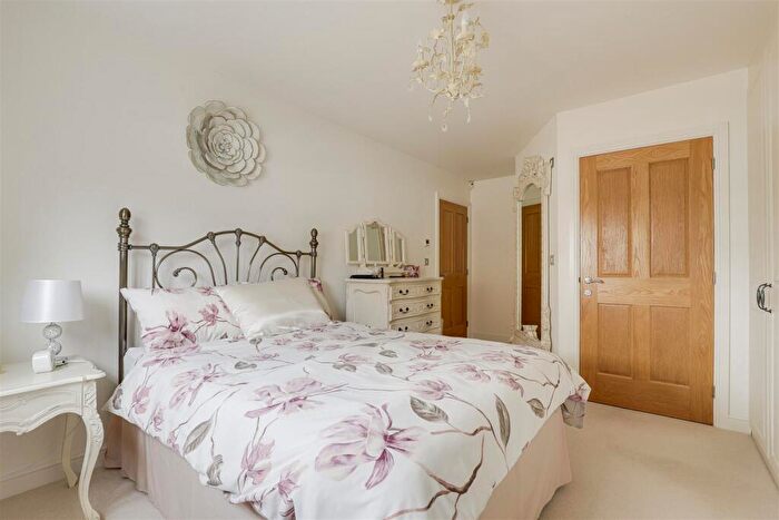 2 Bedroom Cottage For Sale In Adbolton Lane, West Bridgford, Nottinghamshire, NG2