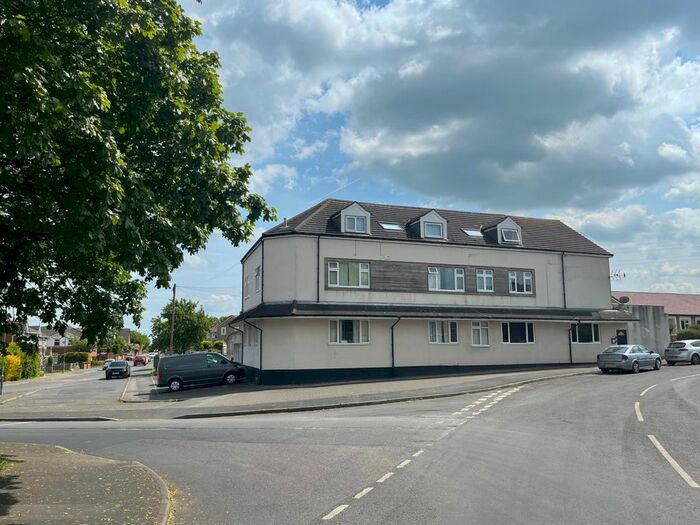 2 Bedroom Flat To Rent In Santingley Lane, New Crofton, Wakefield, WF4