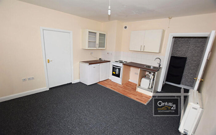 1 Bedroom Flat To Rent In |Ref: |, Commercial Road, Southampton, SO15