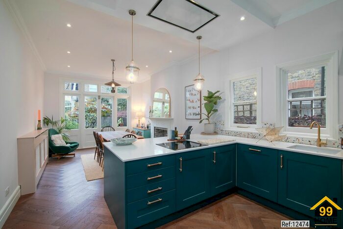 5 Bedroom Terraced House To Rent In Trinity Rise, London, United Kingdom, SW2