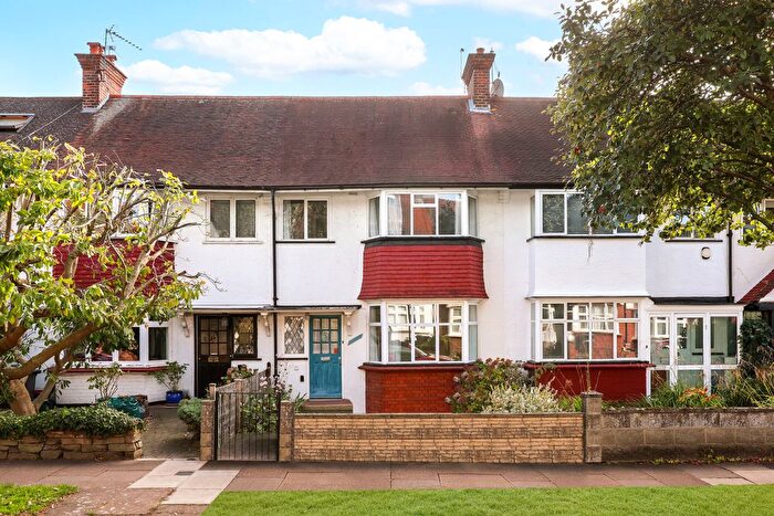 3 Bedroom Terraced House For Sale In Princes Avenue, Acton, London, W3