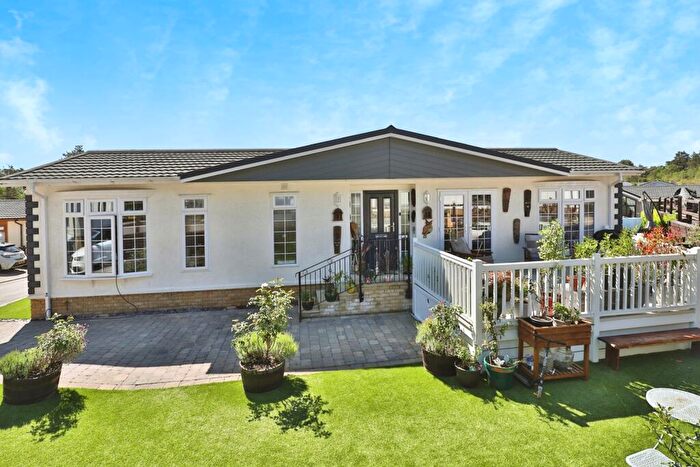 2 Bedroom Detached House For Sale In Alpine Drive, Ringwood, Hampshire, BH24