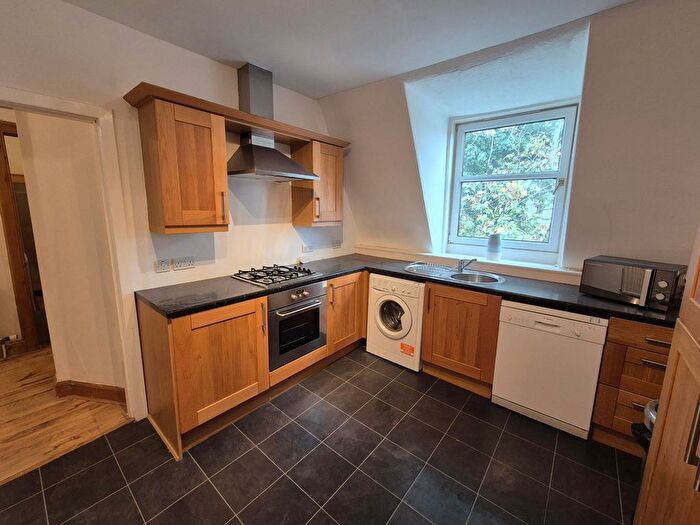2 Bedroom Flat To Rent In Reay Street, Crown, Inverness, IV2