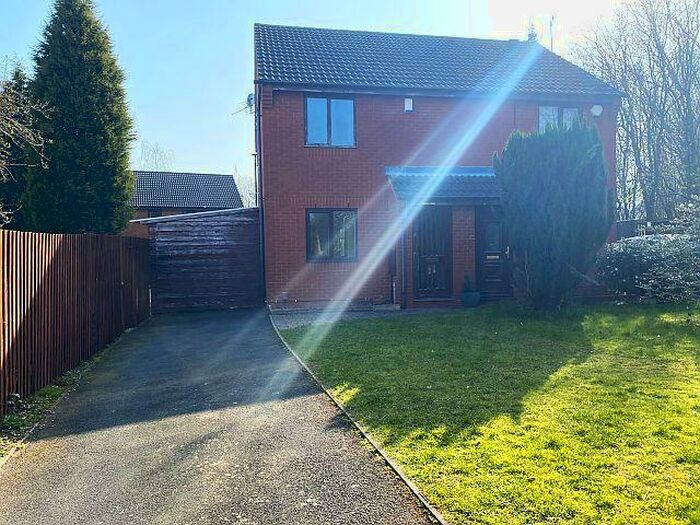 2 Bedroom Semi-Detached House To Rent In Bullfinch Close Dudley, DY1