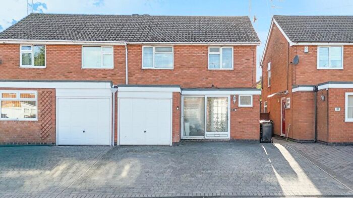 3 Bedroom Semi Detached House For Sale In Alice Close, Bedworth, Warwickshire, CV12