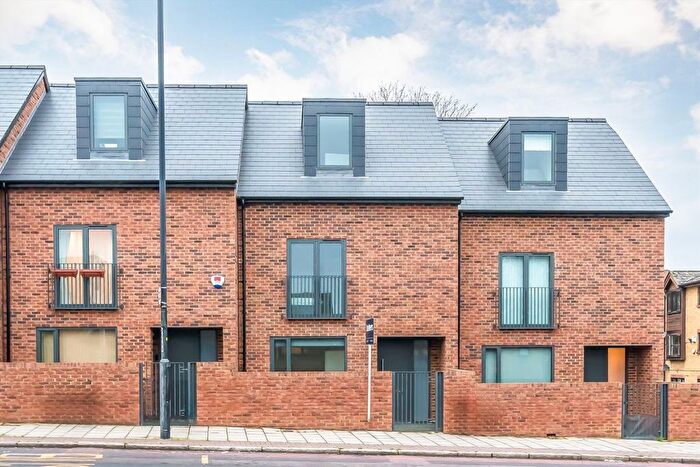 3 Bedroom Terraced House For Sale In Hardel Rise, Tulse Hill, SW2