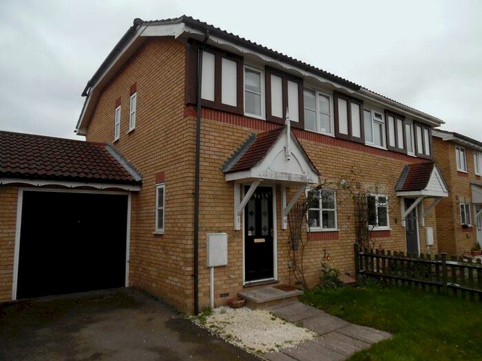 2 Bedroom Semi-Detached House To Rent In Chelmsford Close, Sutton, Surrey, SM2