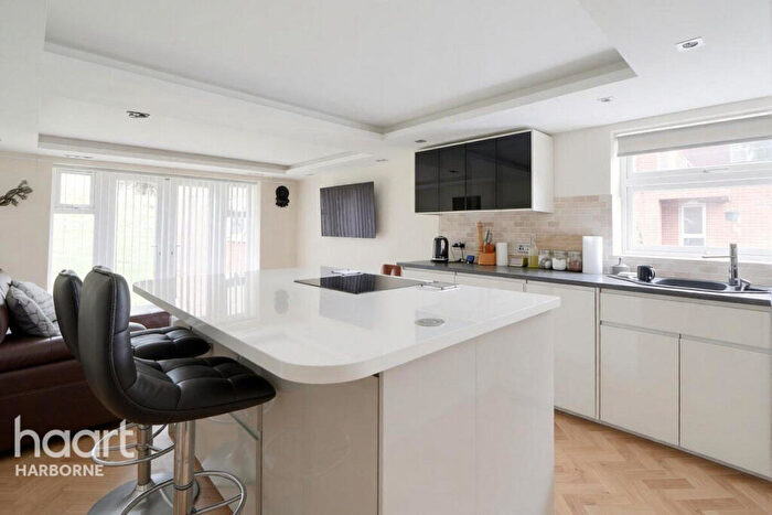 2 Bedroom Apartment For Sale In Frensham Way, Harborne, B17