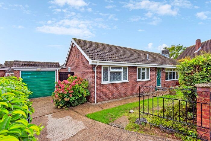 3 Bedroom Detached Bungalow For Sale In Hungerford Drive, Maidenhead, SL6