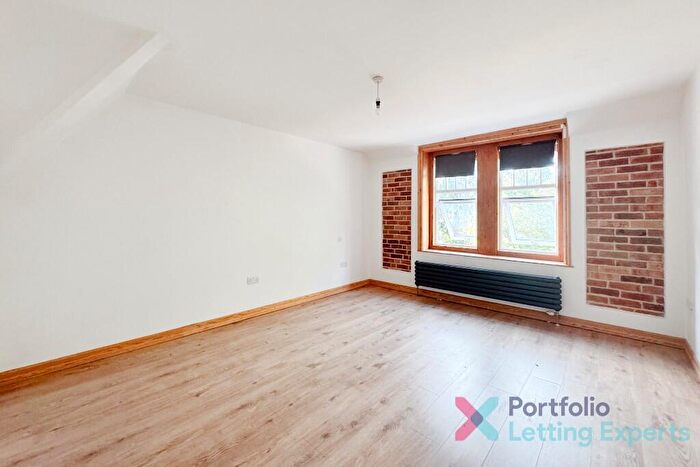 2 Bedroom Flat To Rent In Available Now! - Bed Walking Distance To Schools And Shops With A Roof Garden!, BH1