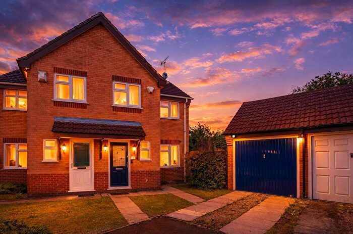 3 Bedroom Semi Detached House For Sale In Shelwick Grove, Dorridge, Solihull, B93