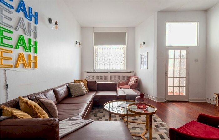 5 Bedroom Mews House To Rent In Gaspar Close, London, SW5