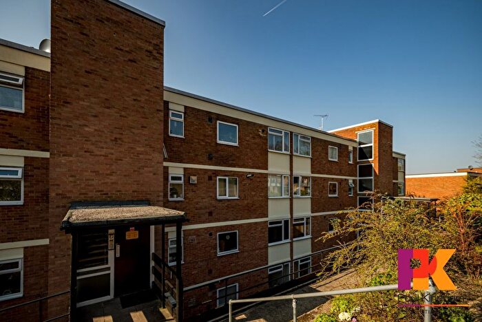 2 Bedroom Flat To Rent In Green Hill Gate, High Wycombe, HP13
