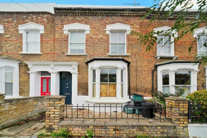 2 Bedroom Apartment To Rent In Canning Road, Highbury, N5