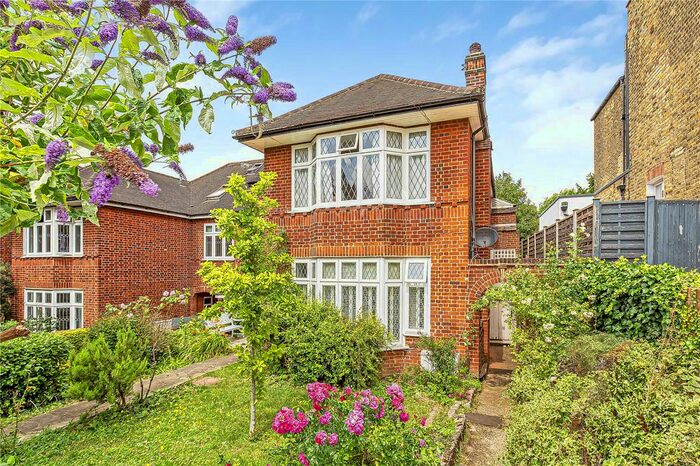 3 Bedroom Flat To Rent In Glendale Drive, Wimbledon, SW19