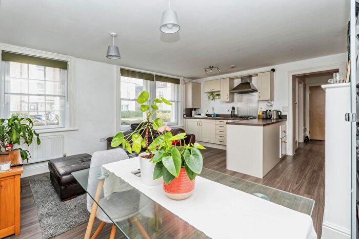 1 Bedroom Flat For Sale In Colby Street, Southampton, Hampshire, SO16