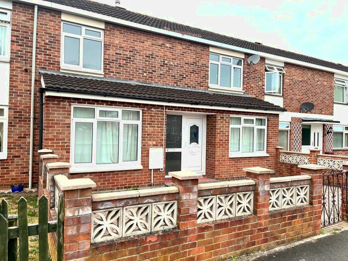 4 Bedroom Property To Rent In Lisieux Way, Taunton, TA1