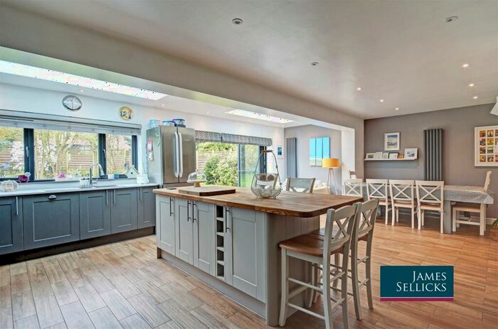 3 Bedroom Detached House For Sale In Marsh Avenue, Kibworth Harcourt, Leicestershire, LE8