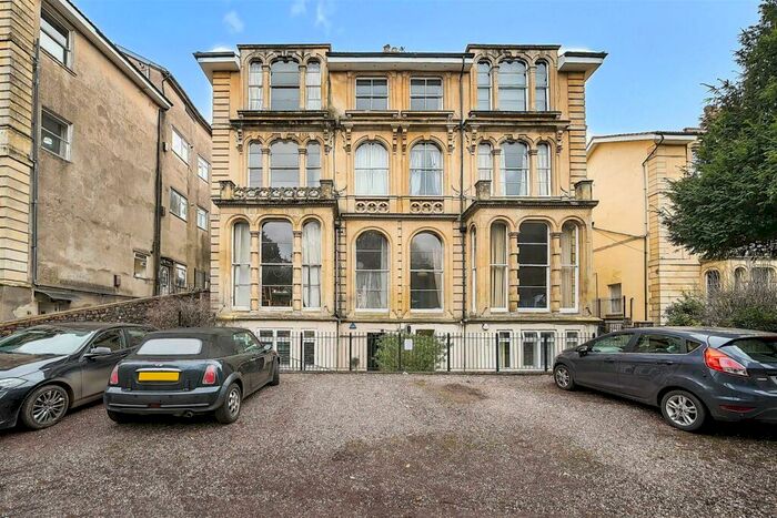 3 Bedroom Flat For Sale In Tyndalls Park Road, Clifton, BS8