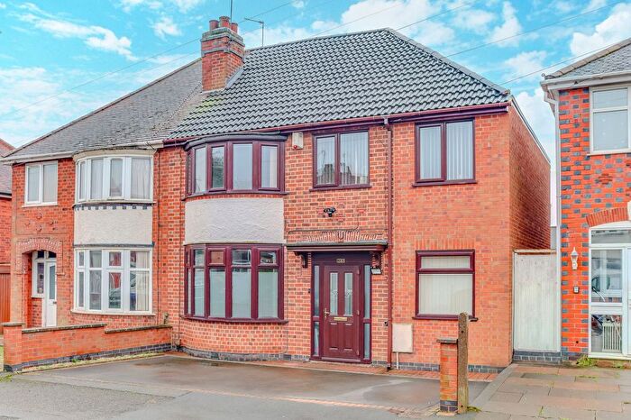 5 Bedroom Semi-Detached House For Sale In Francis Avenue, Leicester, LE3