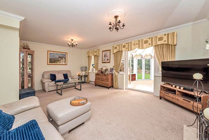 5 Bedroom Detached House To Rent In Little Copse Close, Chartham, CT4