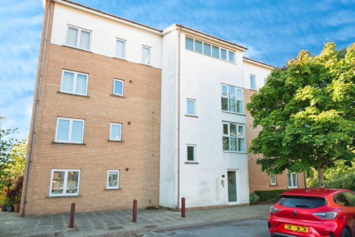 1 Bedroom Flat For Sale In Grangemoor Court, Cardiff, CF11
