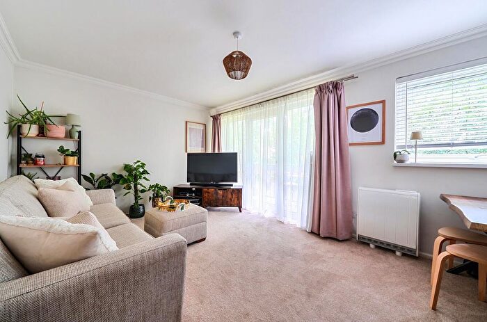 2 Bedroom Flat For Sale In Hiltingbury Road, Hiltingbury, Chandler's Ford, SO53