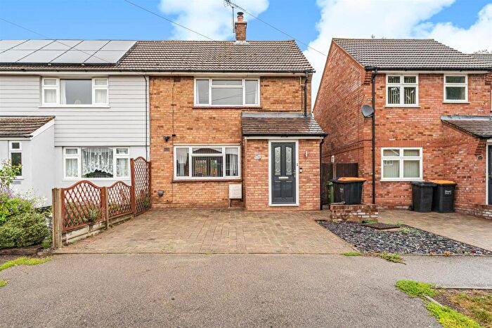 2 Bedroom Semi-Detached House For Sale In Dunstall Road, Barton-Le-Clay, MK45