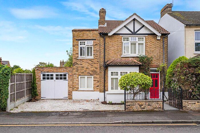 4 Bedroom Detached House For Sale In Heathfield Road, Bexleyheath, DA6