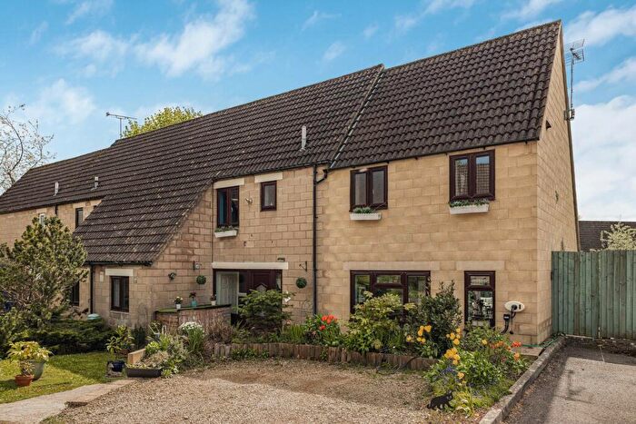 4 Bedroom End Of Terrace House For Sale In Fosse Close, Cirencester, Gloucestershire, GL7