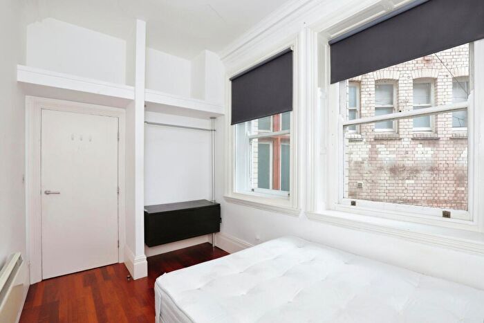 2 Bedroom Flat For Sale In Pinstone Street, Sheffield, South Yorkshire, S1