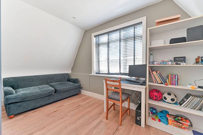 1 Bedroom Flat For Sale In Auckland Road, Crystal Palace, London, SE19
