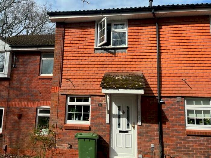 2 Bedroom House To Rent In Springford Gardens, Southampton, SO16