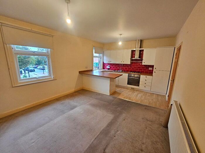 2 Bedroom Flat To Rent In Station Road, Desborough, Northants, NN14