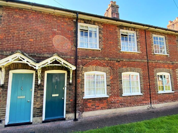 3 Bedroom Terraced House To Rent In Maynewater Square, Bury St Edmunds, IP33