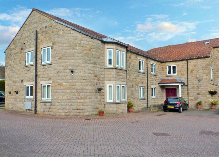 2 Bedroom Flat To Rent In Smithy Court, Collingham, Wetherby, LS22