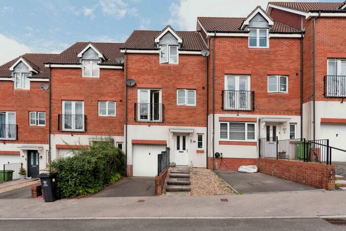 3 Bedroom Town House To Rent In Cottingham Drive, Pontprennau, CF23